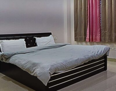 Bed & Breakfast | 2bhk Flat | With Caretaker